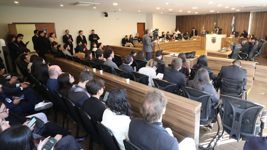 Primeira reunião da CCJ do Parlamento Universitário 2025 acontece na manhã desta segunda-feira (21), no Auditório Legislativo.