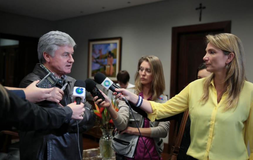 Presidente da Alep, deputado Rossoni (PSDB) concede entrevista coletiva na sala da presidência nesta quinta-feira (12). 