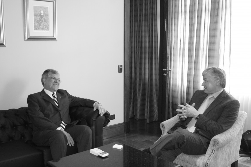 Presidente da Assembleia Legislativa, deputado Valdir Rossoni (PSDB), recebe a visita do presidente do Tribunal de Justiça, Miguel Kfouri Neto.