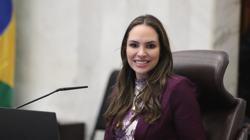 A deputada Maria Victoria é uma das autoras da Lei 11.410/23, que instituiu a Política Estadual do Hidrogênio Renovável.