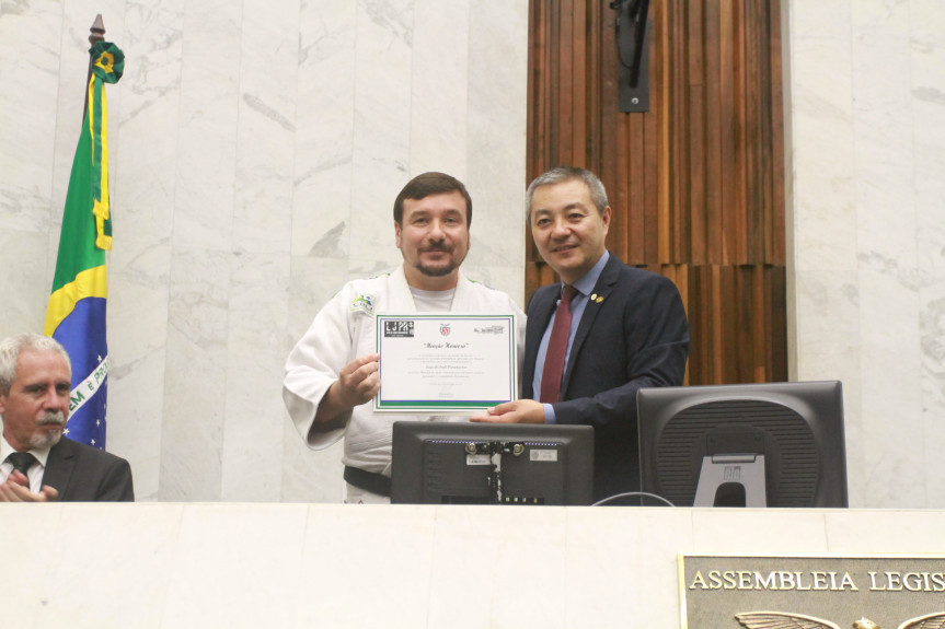 Proposta pelo deputado estadual Coronel Lee (PSL), solenidade reforçou a importância dos valores ensinados pelo judô.