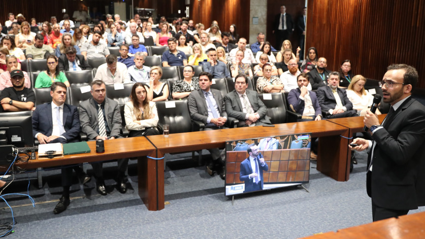 Palestras ocorreram no Plenário da Assembleia Legislativa na tarde desta terça-feira (24).
