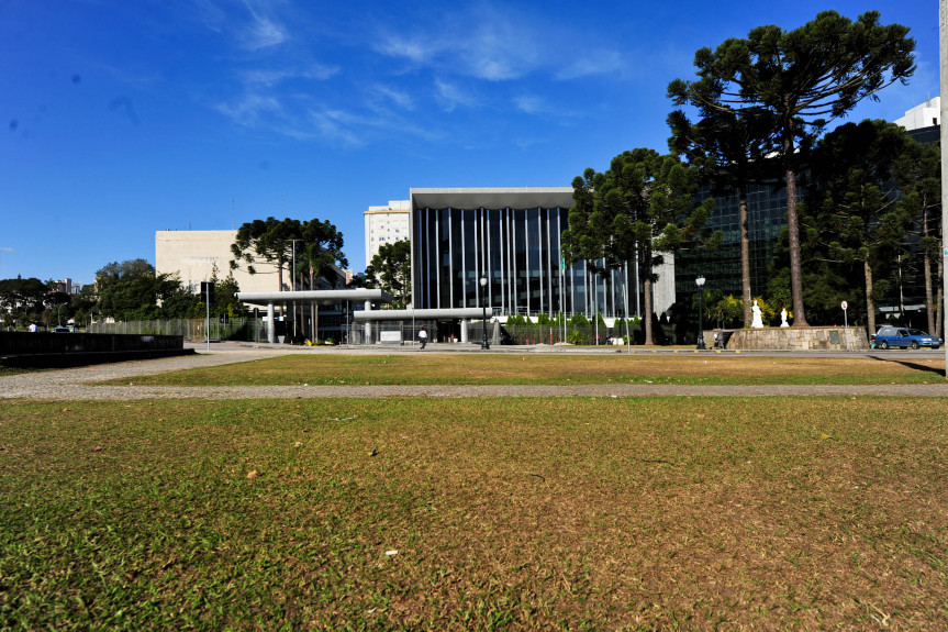 Integra a ordem do dia da sessão plenária de segunda-feira (07) o projeto de lei 659/2019 que beneficia atletas paranaenses.
