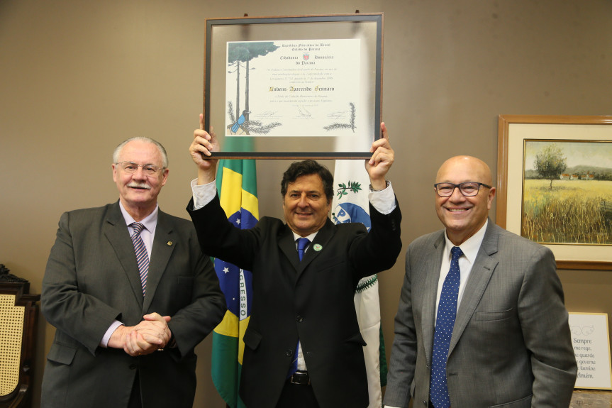Rubens Gennaro recebe Título de Cidadão Honorário do Paraná