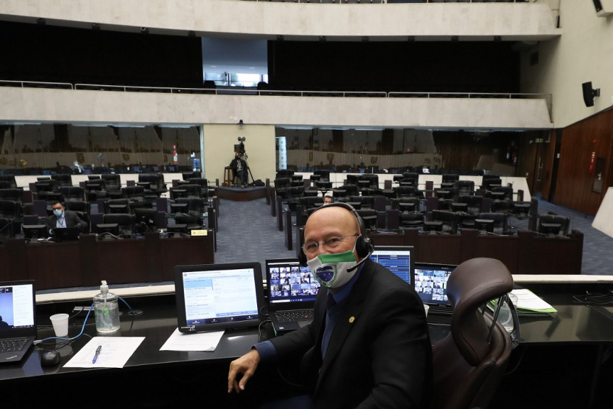 Deputado Luiz Cláudio Romanelli (PSB), um dos autores da lei que obriga o uso de máscaras no Paraná.