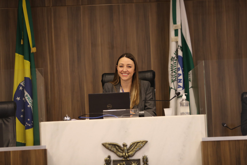 Roberta Picussa, coordenadora pedagógica da Escola do Legislativo da Assembleia Legislativa do Paraná.