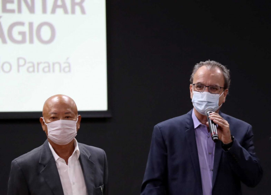 O presidente da Amunorpi, prefeito Hiroshi Kubo, e o presidente da Amunop, prefeito Amin Hannouche, durante audiência sobre o pedágio no Norte Pioneiro.