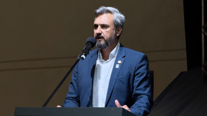 O deputado Fabio Oliveira (Podemos) lamentou a decisão da companhia aérea Azul de suspender os voos em Guarapuava,
