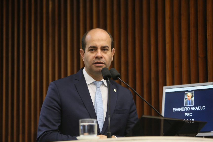 Deputado Evandro Araújo (PSC), um dos autores do projeto de lei que o objetivo de promover ações e tecnologias que estimulem o uso racional de água potável no Paraná.