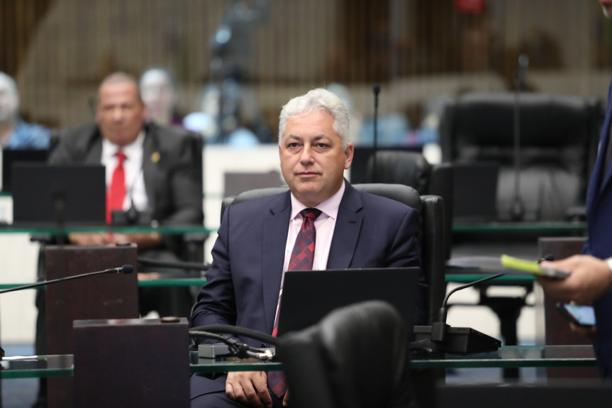 Deputado Douglas Fabrício (CDN), autor da lei que instituiu o Dia Estadual do Turismo no Paraná.