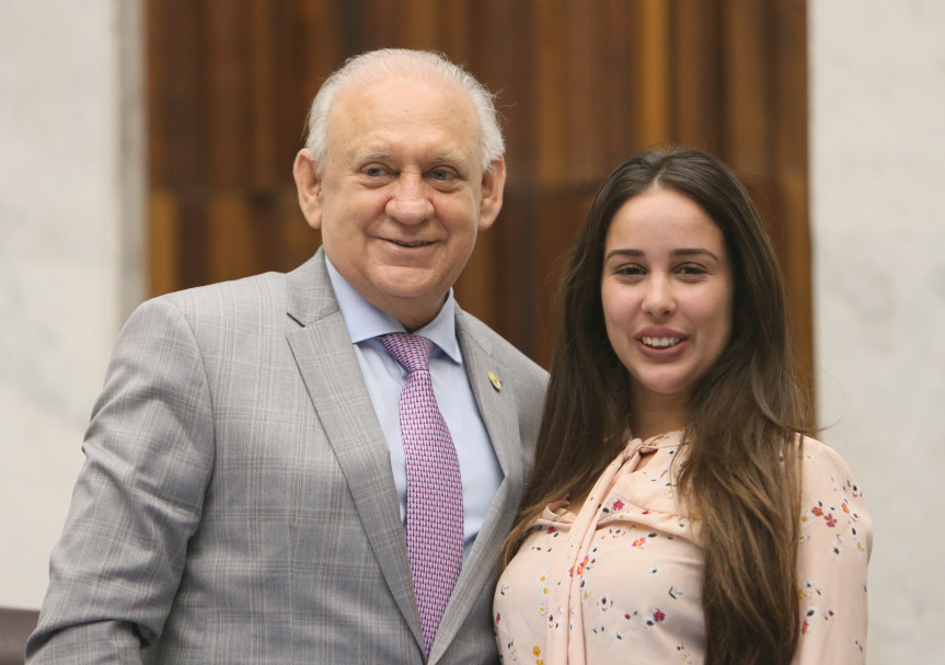 Deputado Traiano apadrinhou a proposta apresentada pela estudante Gabriela Lólia Damaceno, durante o Parlamento Universitário de 2017.