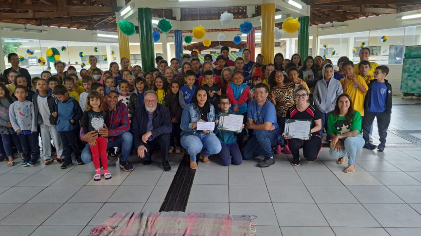 Deputado Tercilio Turini homenageia aluno medalha de ouro em competição nacional