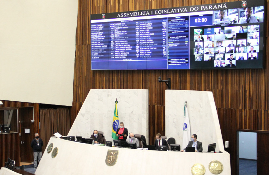 Projeto, aprovado em 1º turno na Assembleia Legislativa do Paraná, obriga em todo o território paranaense a aferição da temperatura de pessoas que acessarem estes locais durante a pandemia de COVID-19.