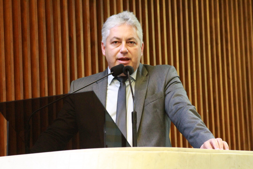 Deputado Douglas Fabrício (CDN).