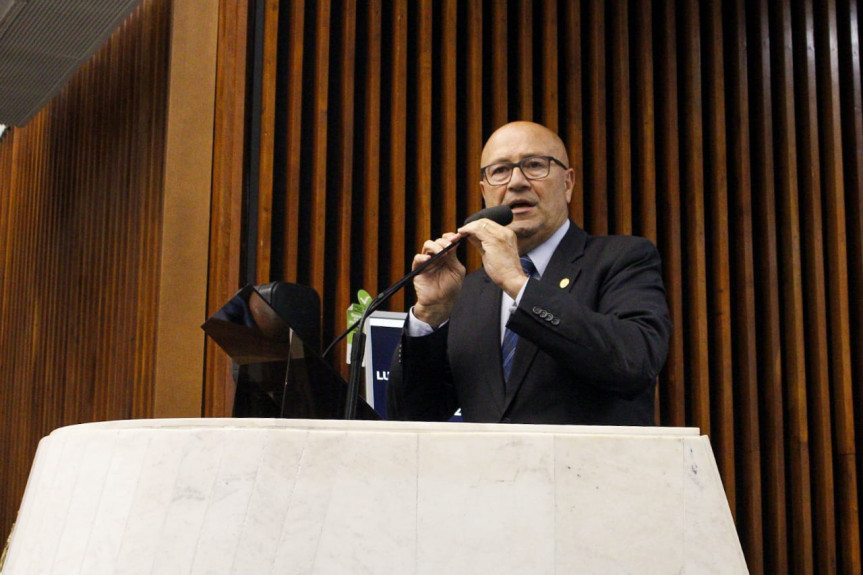 Debate é proposto pelo deputado Romanelli, primeiro secretário da Assembleia, contrário à PEC do pacto Federativo que prevê a incorporação à municípios vizinhos de cidades com até 5 mil habitantes.