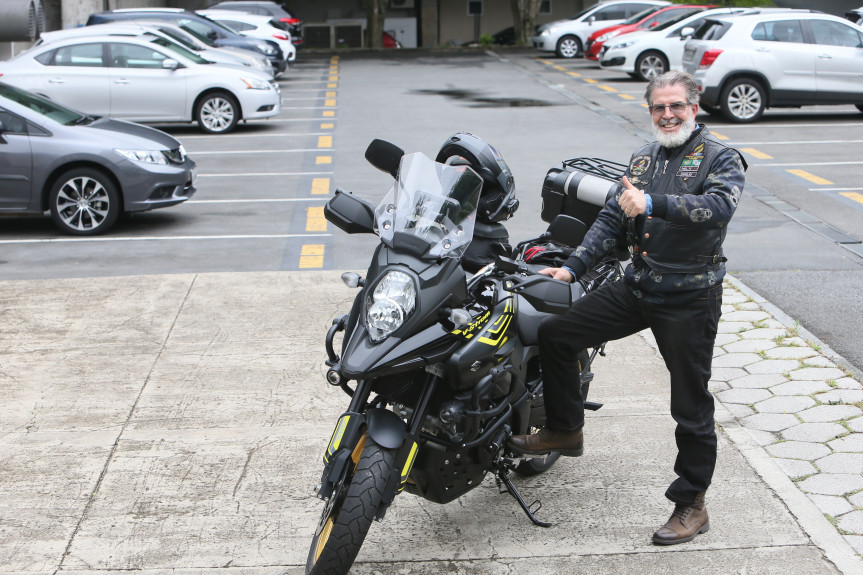 Nelti e sua paixâo : a motocicleta