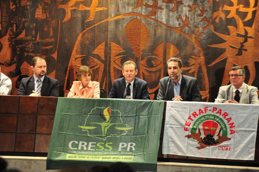 Audiência pública debate a concessão de benefícios previdenciários.