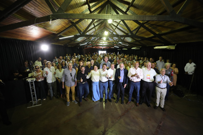 Solenidade reuniu lideranças e personalidades do agronegócio paranaense.