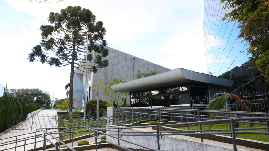 A programação da Casa ainda contará com debates sobre inteligência artificial aplicada à educação, homenagens e mais uma edição do programa Assembleia nos Bairros.