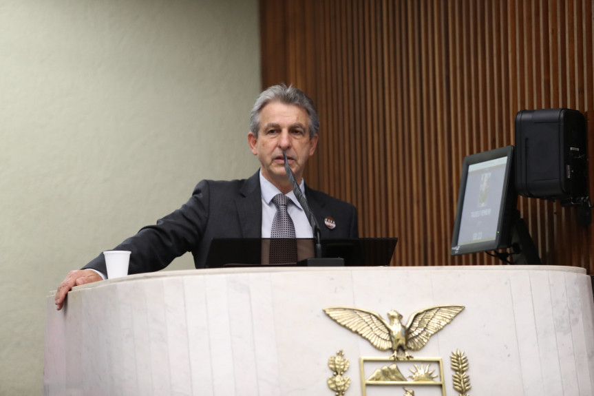 Deputado Tadeu Veneri (PT), presidente da Comissão de Direitos Humanos e Cidadania da Assembleia Legislativa do Paraná.