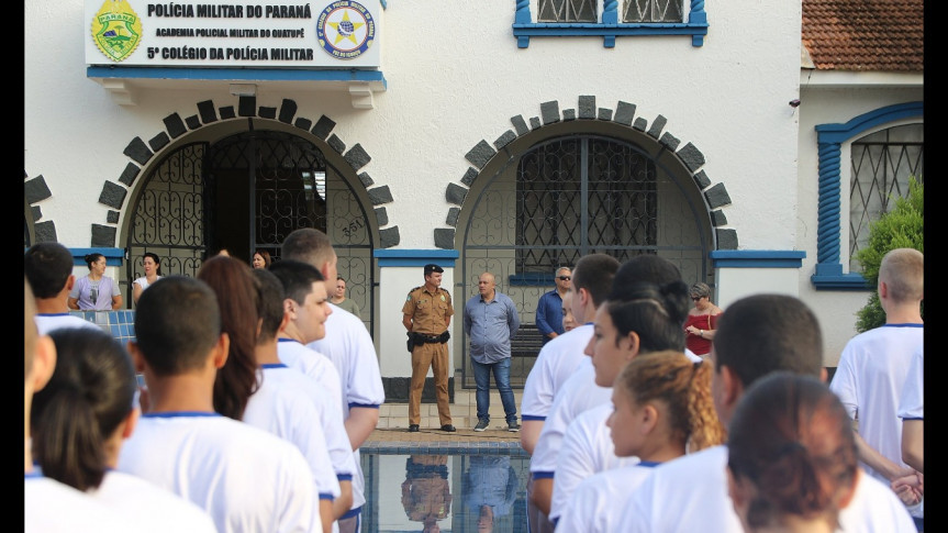 Consultas públicas à comunidade escolar sobre a implantação ou não dos colégios cívico-militares acontecem nesta terça-feira (27) e quarta-feira (28).