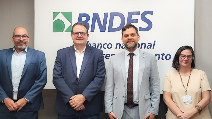 Deputado Goura (PDT) participou de reunião no BNDES, em Brasília, sobre os novos contrato de concessão do transporte coletivo de Curitiba.