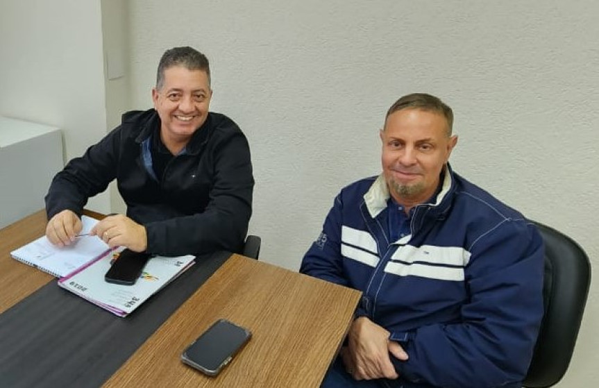 O deputado esclarece que este foi um pedido da República do Líbano de Londrina, comunidade libanesa de Londrina e região encabeçada por Nabih Bou Roujeile (foto).