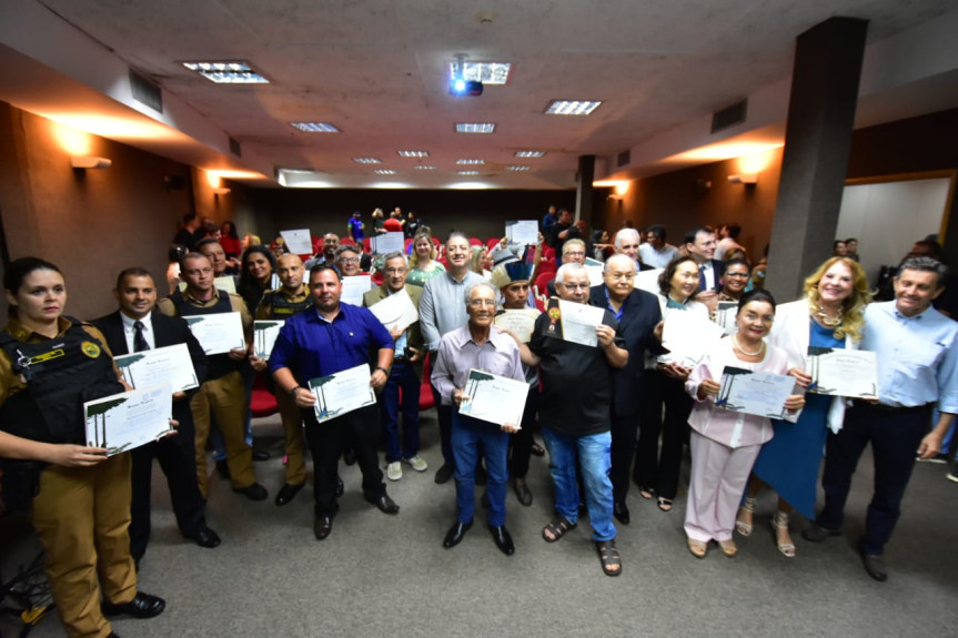 Menção Honrosa da Assembleia Legislativa do Paraná foi entregue a 30 personalidades e/ou instituições que de uma forma se destacaram em Londrina e na região.