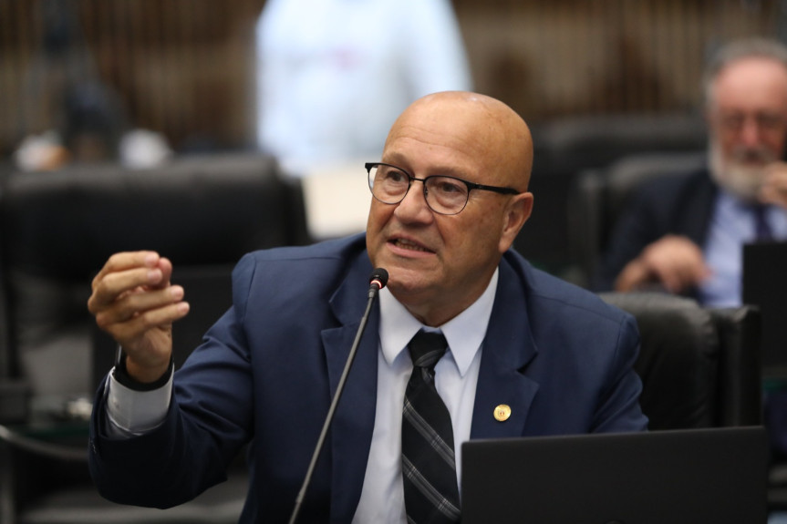 Na avaliação de Romanelli, é um absurdo que recursos públicos acabem na conta de casas de apostas virtuais.