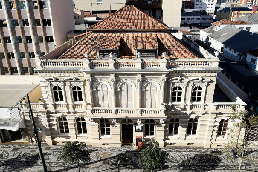 Museu da Imagem e do Som do Paraná criado em fevereiro de 1969, é o segundo Museu da Imagem e do Som mais antigo do país e está abrigado em um edifício construído em 1890.