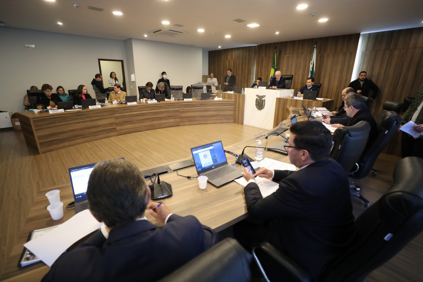 CCJ aprova projeto que institui Lei Orgânica da Polícia Científica do Paraná.