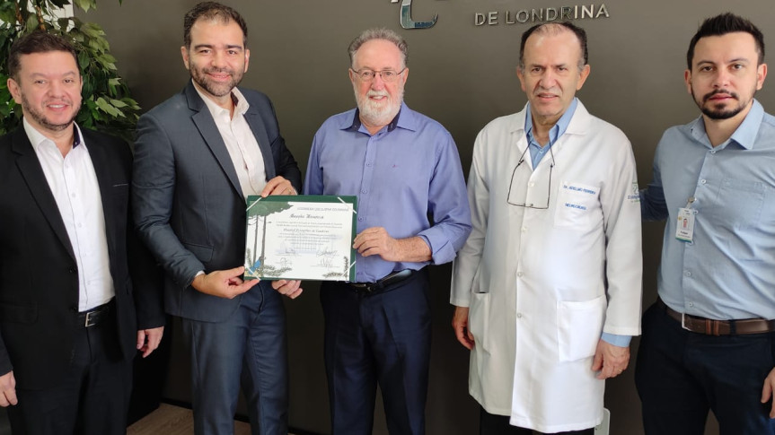 Diretor executivo Lincoln Vieira Magalhães, superintendente Eduardo Bistratini Otoni, deputado Tercilio Turini, chefe do serviço de Neurologia dr. Adelmo Ferreira e o diretor de operações Felipe Leme.