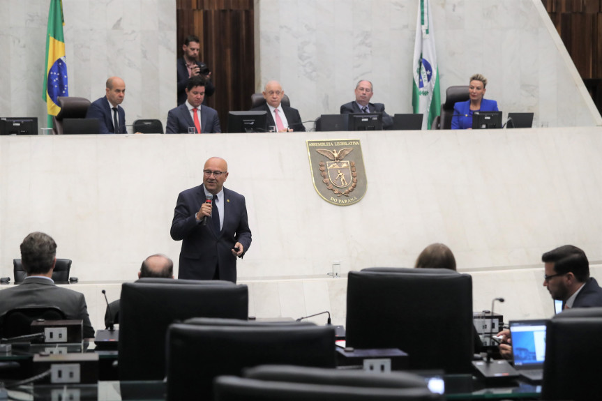 O presidente da Comissão, deputado Luiz Claudio Romanelli (PSD), falou sobre o trâmite da proposta no Legislativo.