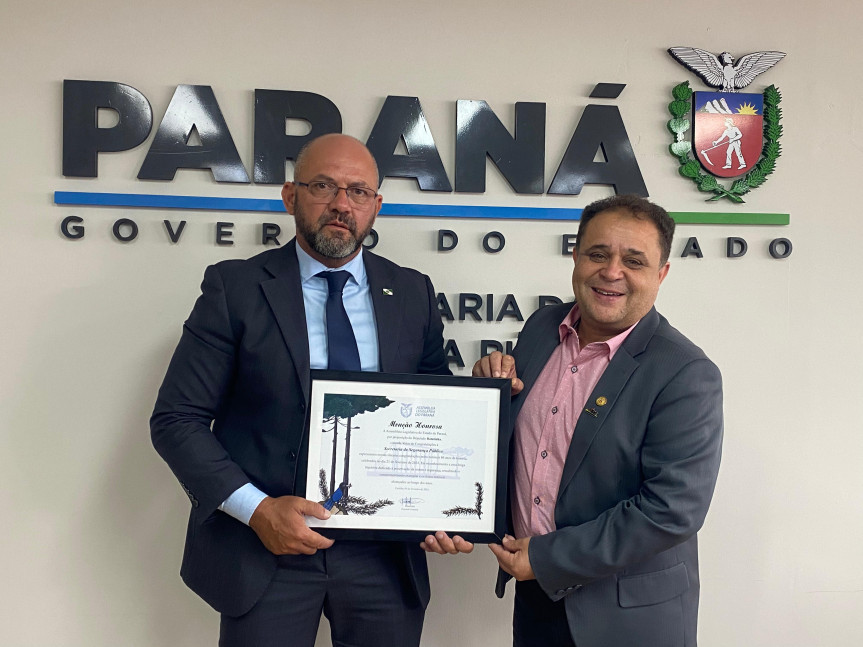 O deputado Batatinha (MDB) ao lado do secretario de de Estado da Segurança Pública do Paraná, Coronel Hudson Teixeira.