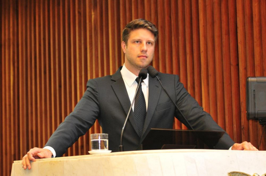 Deputado Requião Filho (PMDB).