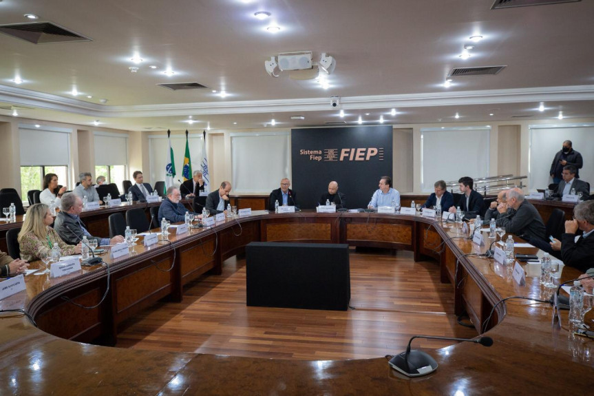 Frente Parlamentar e setor produtivo debatem novo pedágio no Paraná.