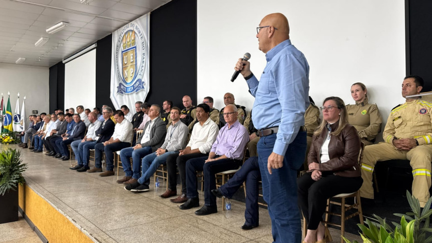 Deputado Luiz Claudio Romanelli (PSD) em sua participação no Seminário de Segurança Pública do Norte Pioneiro.