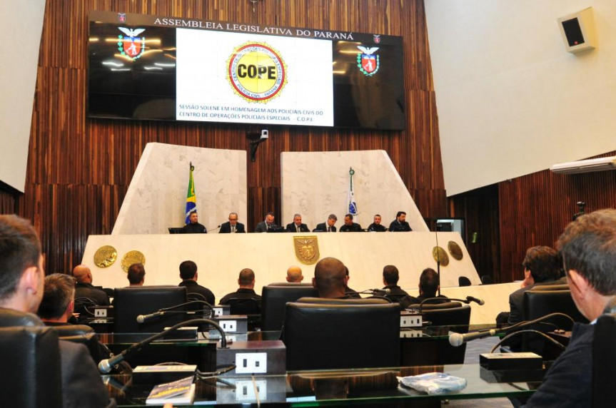 Sessão solene em homenagem ao Centro de Operações Policiais Especiais - COPE, da Polícia Civil do Paraná.