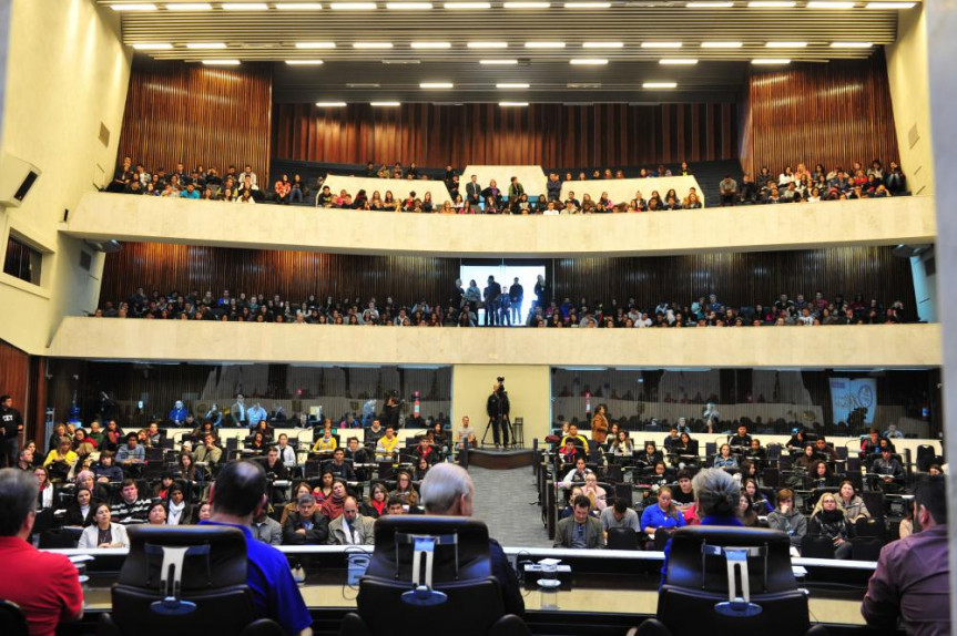 Primeiro Concurso de Redação para o Enem aconteceu no Plenário da Assembléia Legislativa.