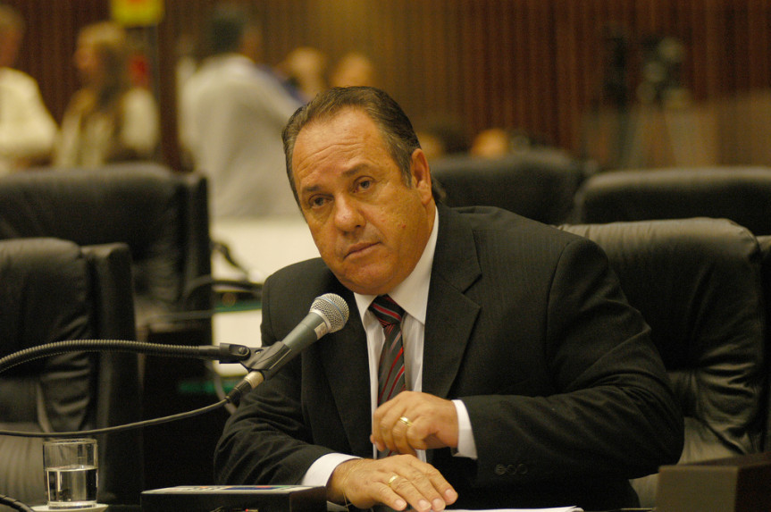 Deputado Roberto Aciolli, propositor do projeto.