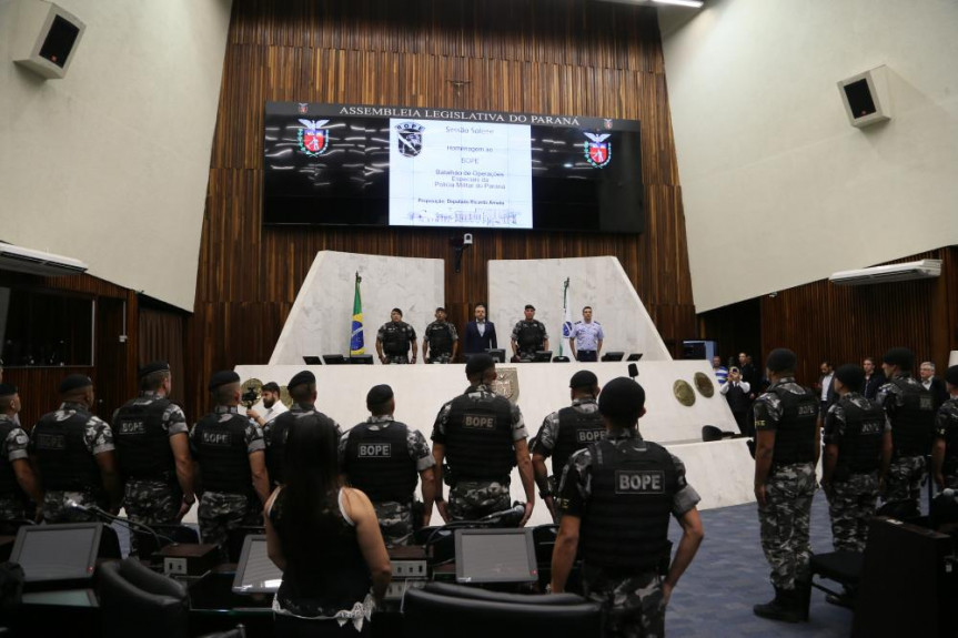 Grupo de elite da PM participou de solenidade realizada no Plenário da Assembleia.