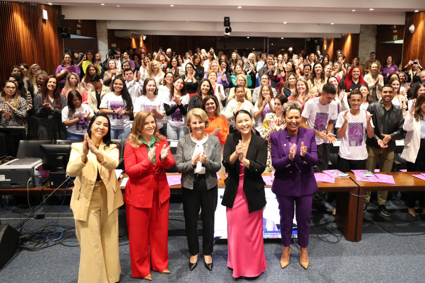 O 5º Encontro das Procuradorias Especiais da Mulher ocorreu no Plenarinho da Casa ao longo de toda esta quinta-feira (25).