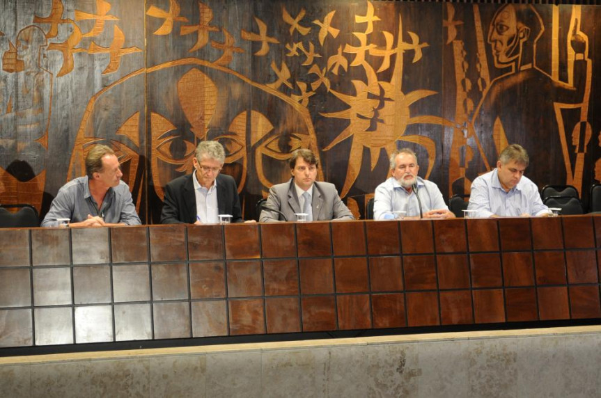 Audiência Pública liderada pelo deputado Anibelli Neto (PMDB)