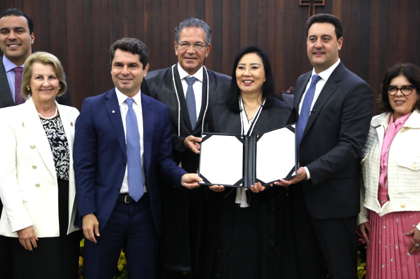 Solenidade de sanção ocorreu na manhã desta sexta-feira (25), no TJ-PR.