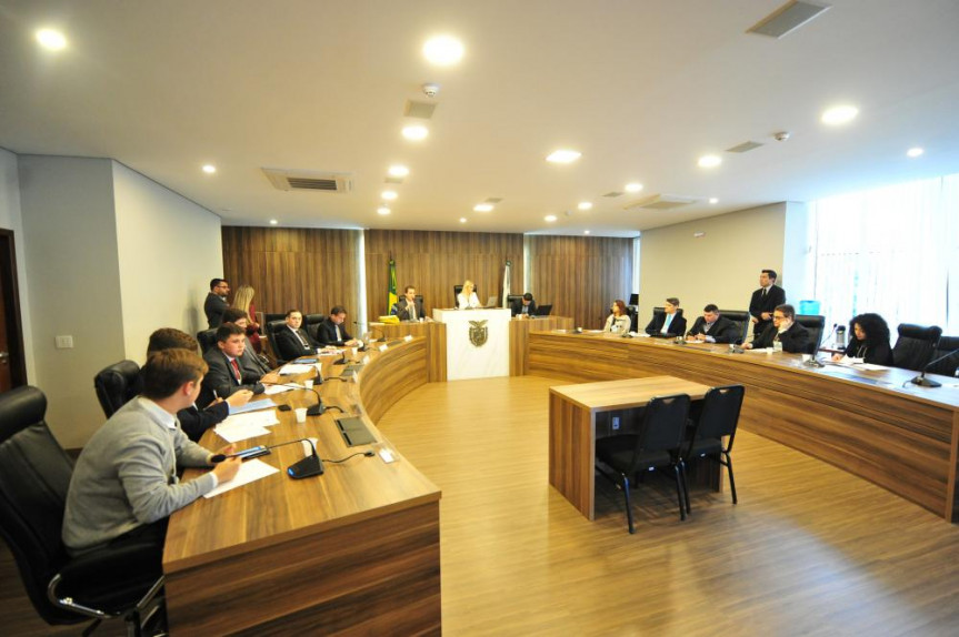Parlamento Universitário realizou na manhã desta segunda-feira (6) a primeira reunião da CCJ.