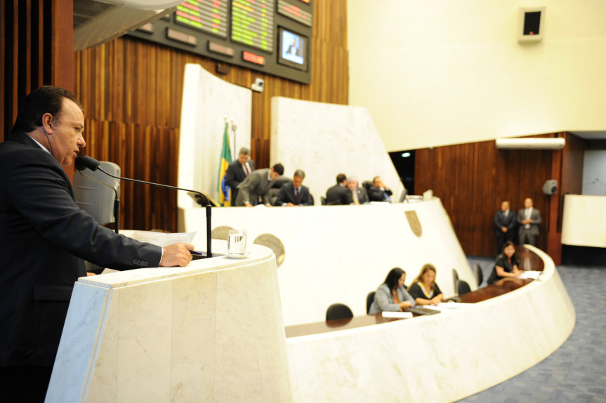 Deputado Roberto Aciolli (PV): "Saber quanto se paga de imposto é essencial para que o cidadão se reconheça como contribuinte e passe a exigir do governo a ideal aplicação destes recurso".