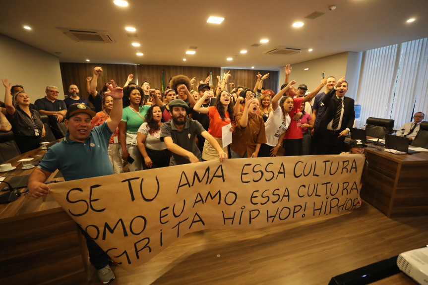 O Auditório Legislativo da Casa foi tomado por jovens que participaram do encontro realizado nesta quinta-feira (13).