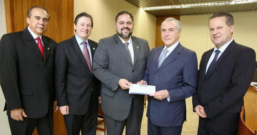 Como presidente da Unale, Artagão Júnior (PMDB) já defendia a redução da dívida de estados e municípios.