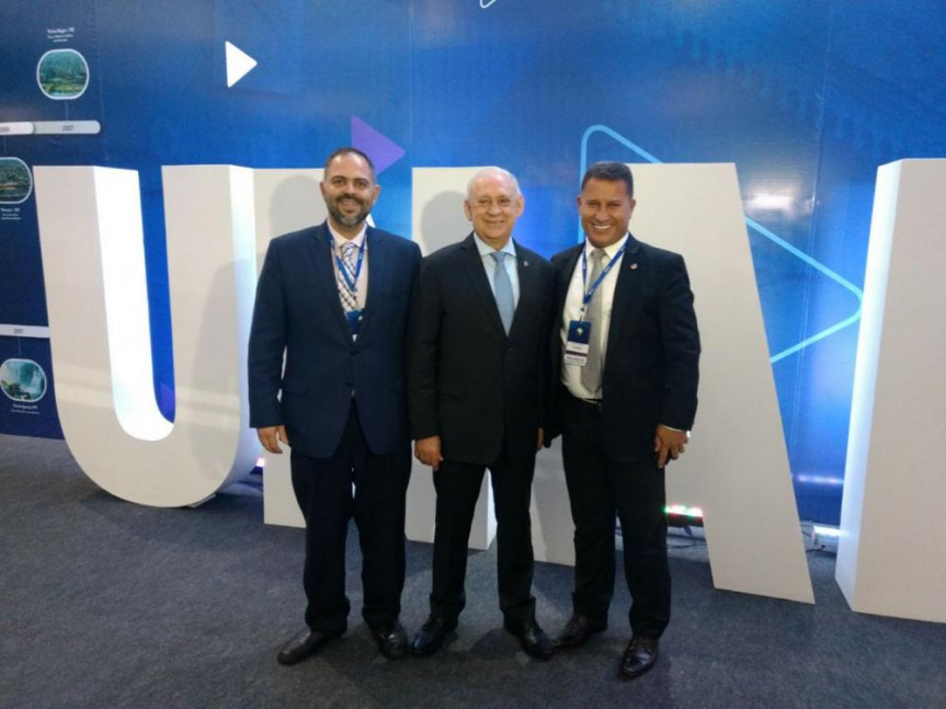 Deputados Artagão Júnior (PSB), Ademar Traiano (PSDB), presidente da Assembleia Legislativa do Paraná, e deputado Adelino Ribeiro (PRP), na Conferência da Unale em Gramado.