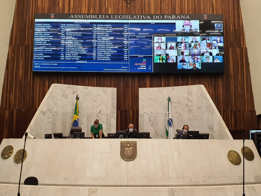 Deputados aprovam em primeiro turno PEC que trata da aposentadoria de policiais.